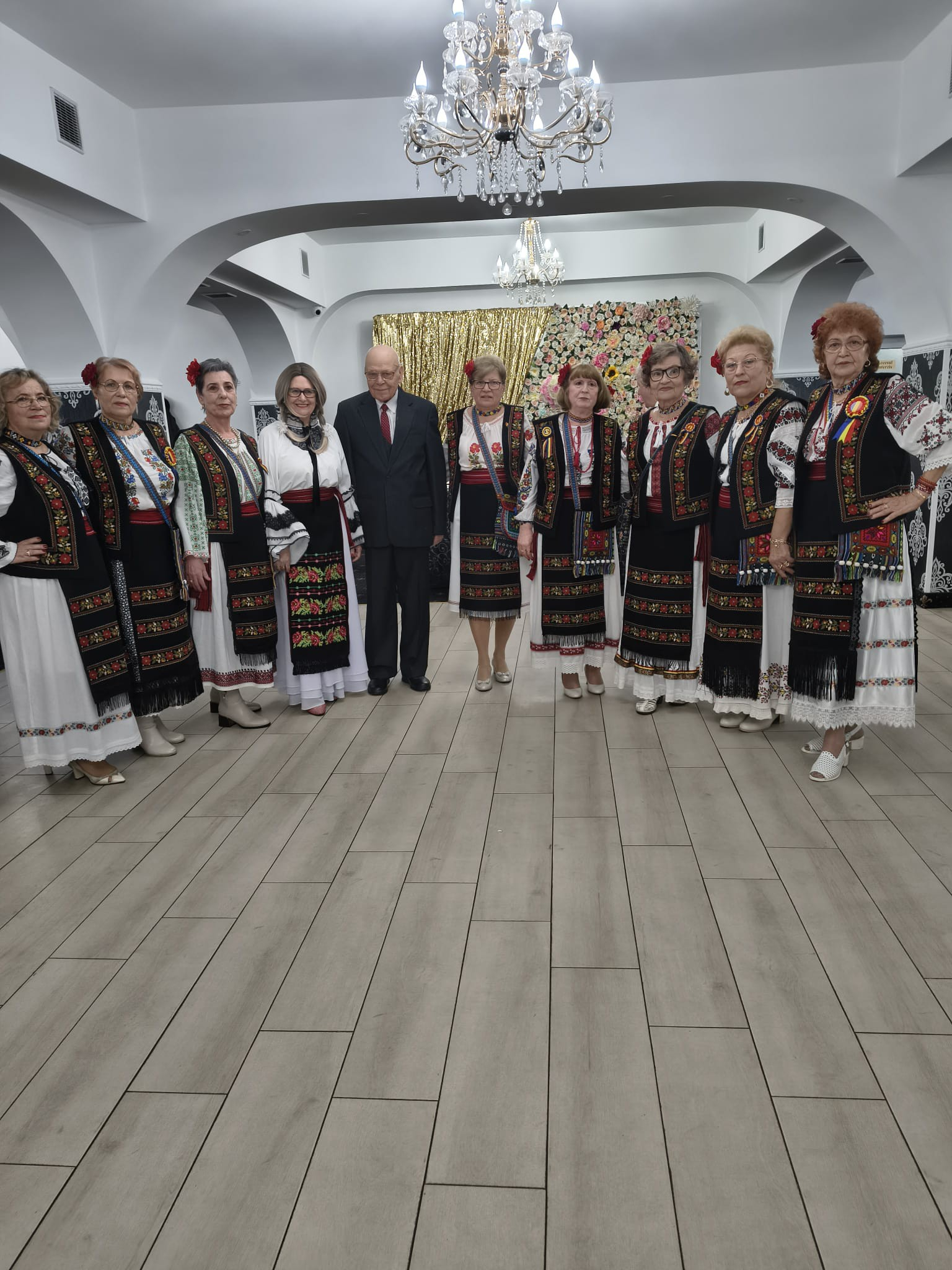 Pensionarii gălățeni au sărbătorit 1 Decembrie