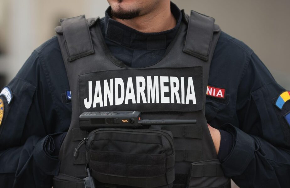 Intervenții pe viscol ale unui jandarm aflat în timpul liber