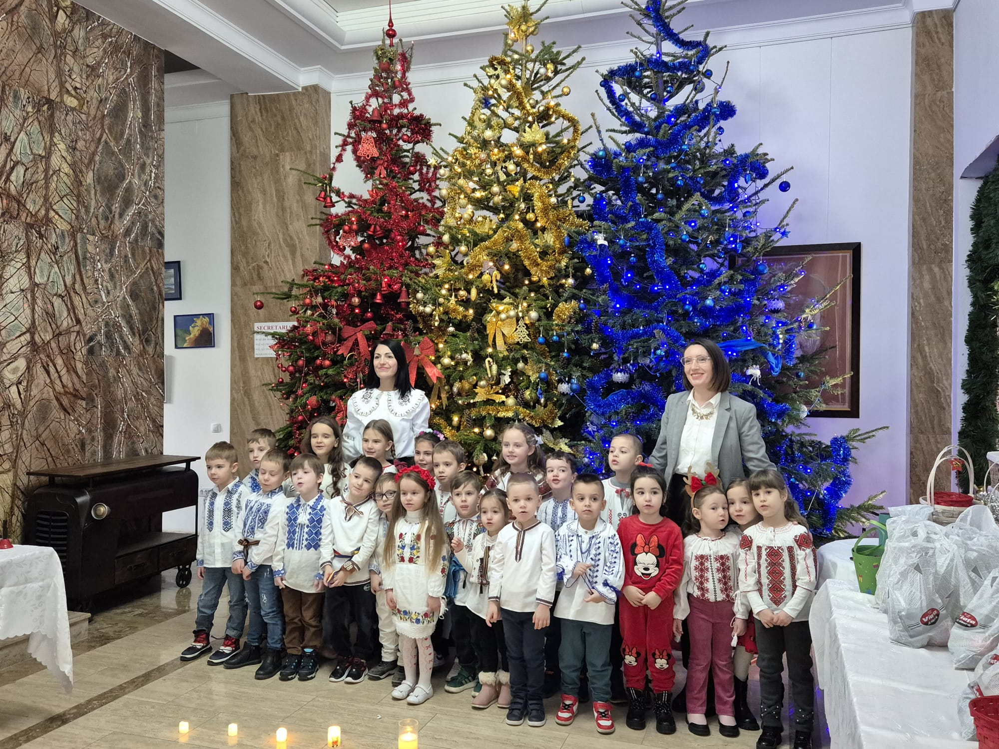 Preșcolarii de la Grădinița „Ion Creangă”, vestitori ai Crăciunului (video)