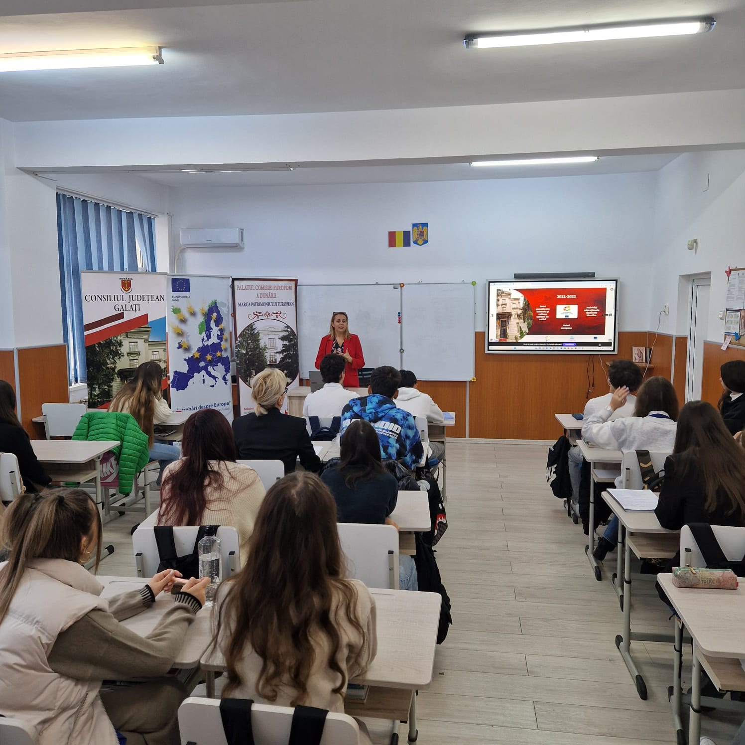 Elevii de la Liceul „Mircea Eliade” au învăţat cine sunt în Europa