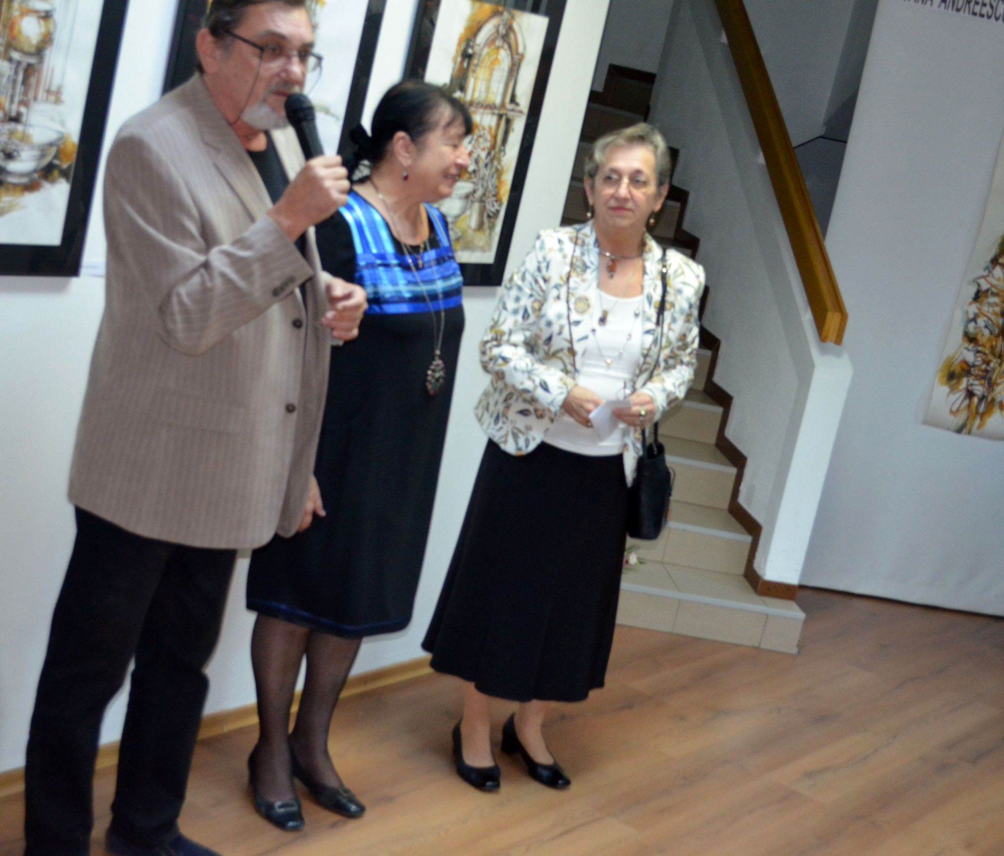 O lume în acuarelă şi sepia, în ”pânzele” Janei Andreescu