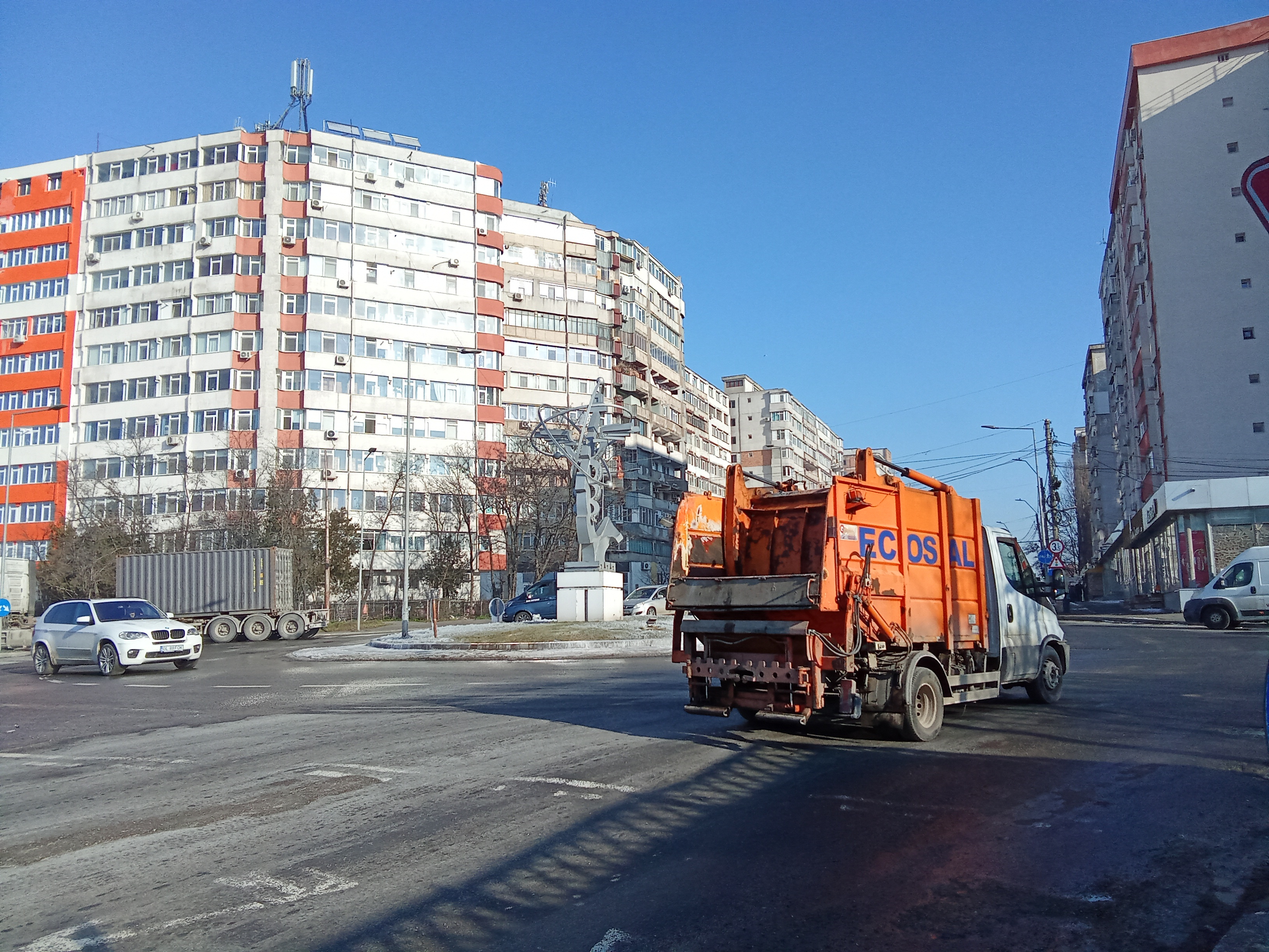 Ecosal încearcă să-şi ia autospeciale noi, pentru operarea pubelelor inteligente