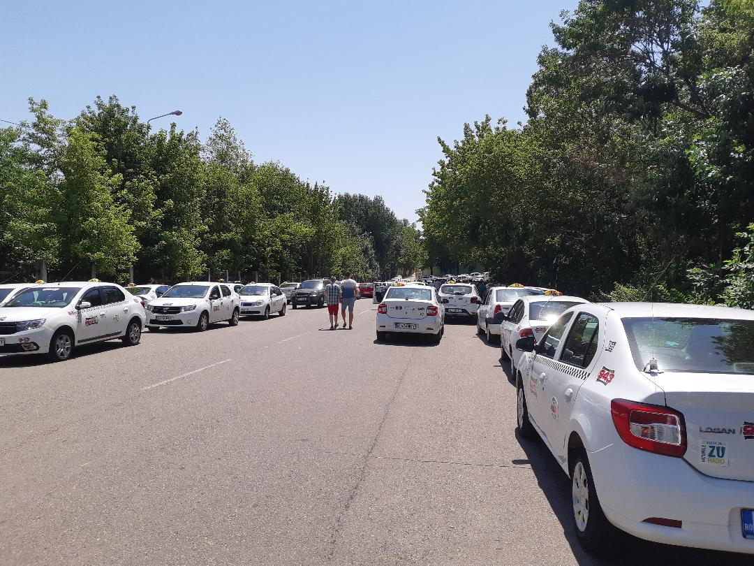 Șoferi non-UE pe taxiuri, Uber și Bolt