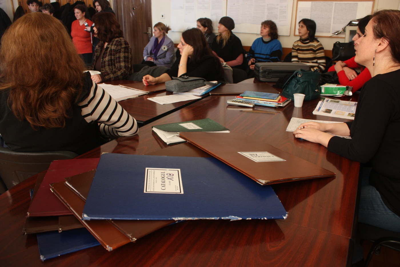 Profesori plătiţi de cinci ori mai bine