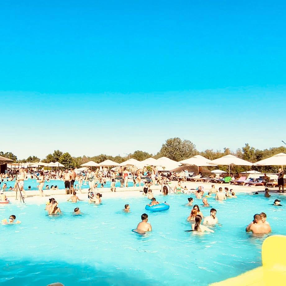 Plaja „Dunărea” îşi schimbă iar programul şi promoţiile