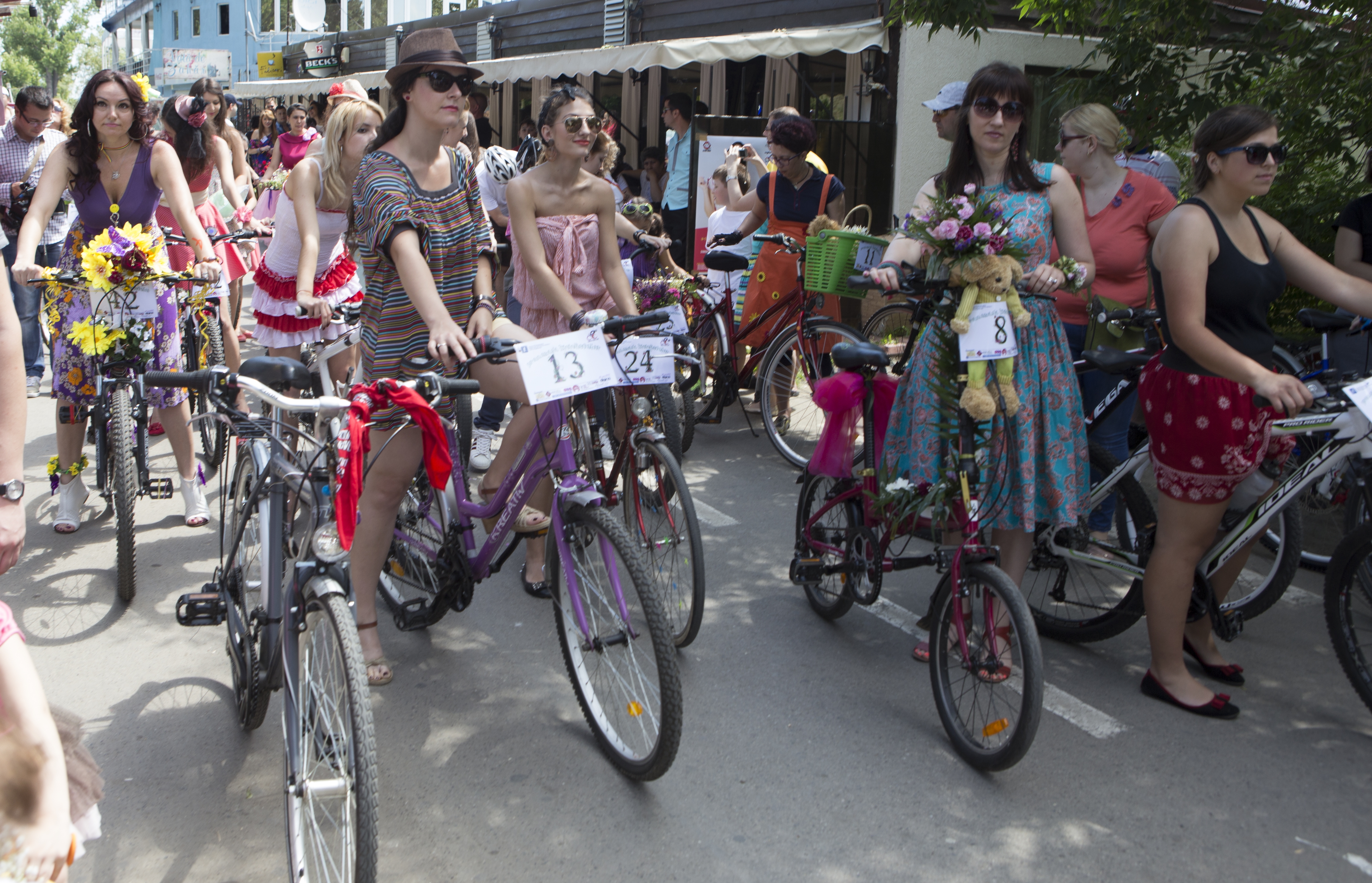 Mişcare PE DOUĂ ROŢI, în weekend