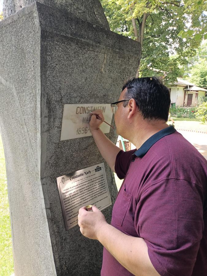 „Aleea personalităților” la Tecuci