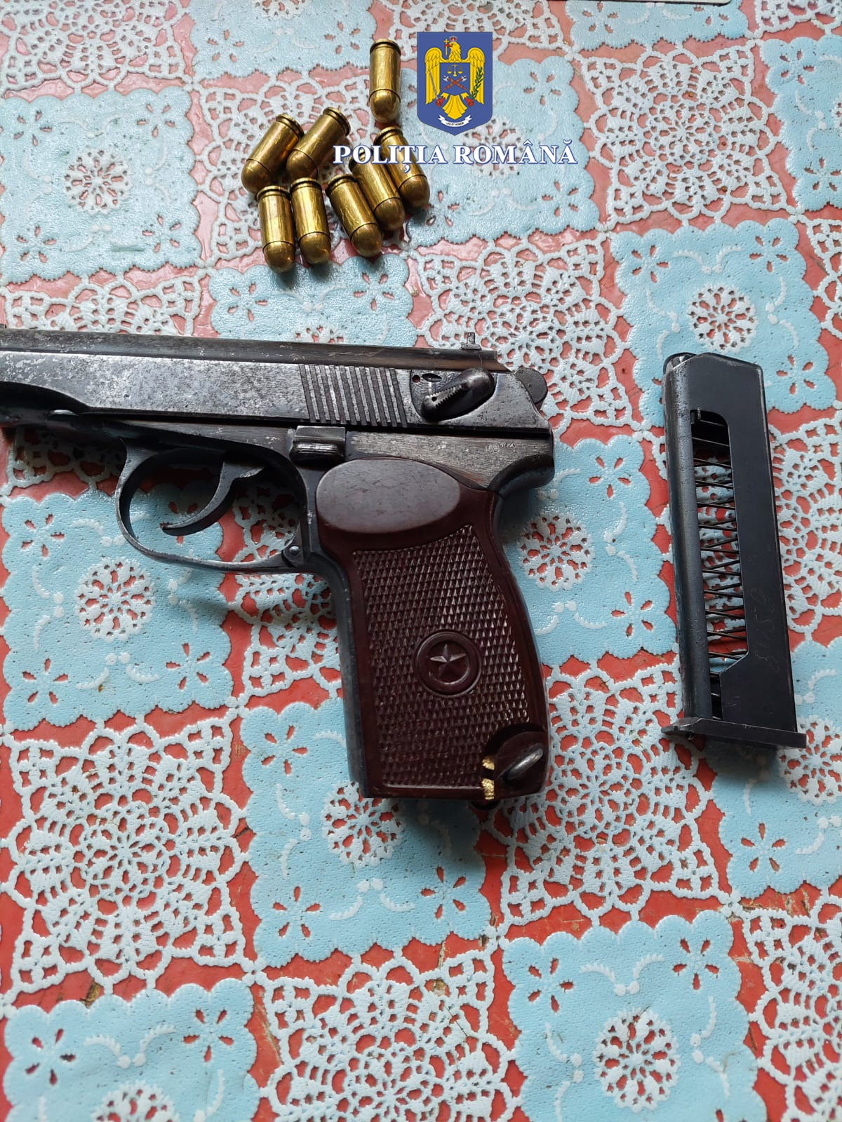 Pistol pregătit pentru execuție, găsit în casa unui gălățean (VIDEO)