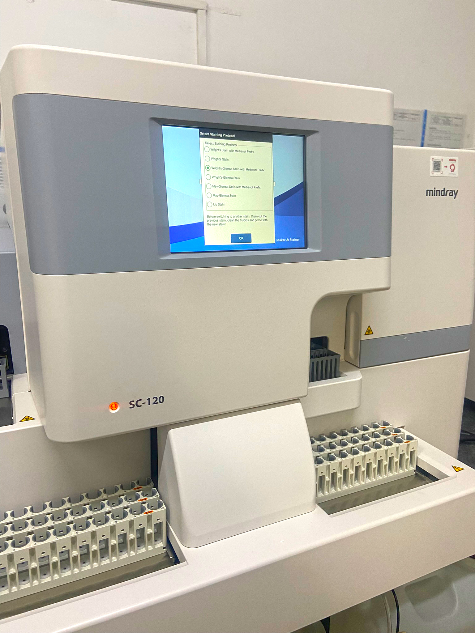 Laboratorul Spitalului din Tecuci, complet modernizat cu echipamente medicale de ultimă generație