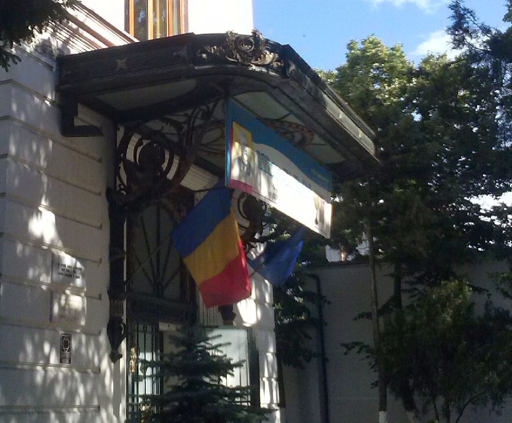 Două EXPOZIŢII cu subiect PASCAL, la Biblioteca "V. A. Urechia"