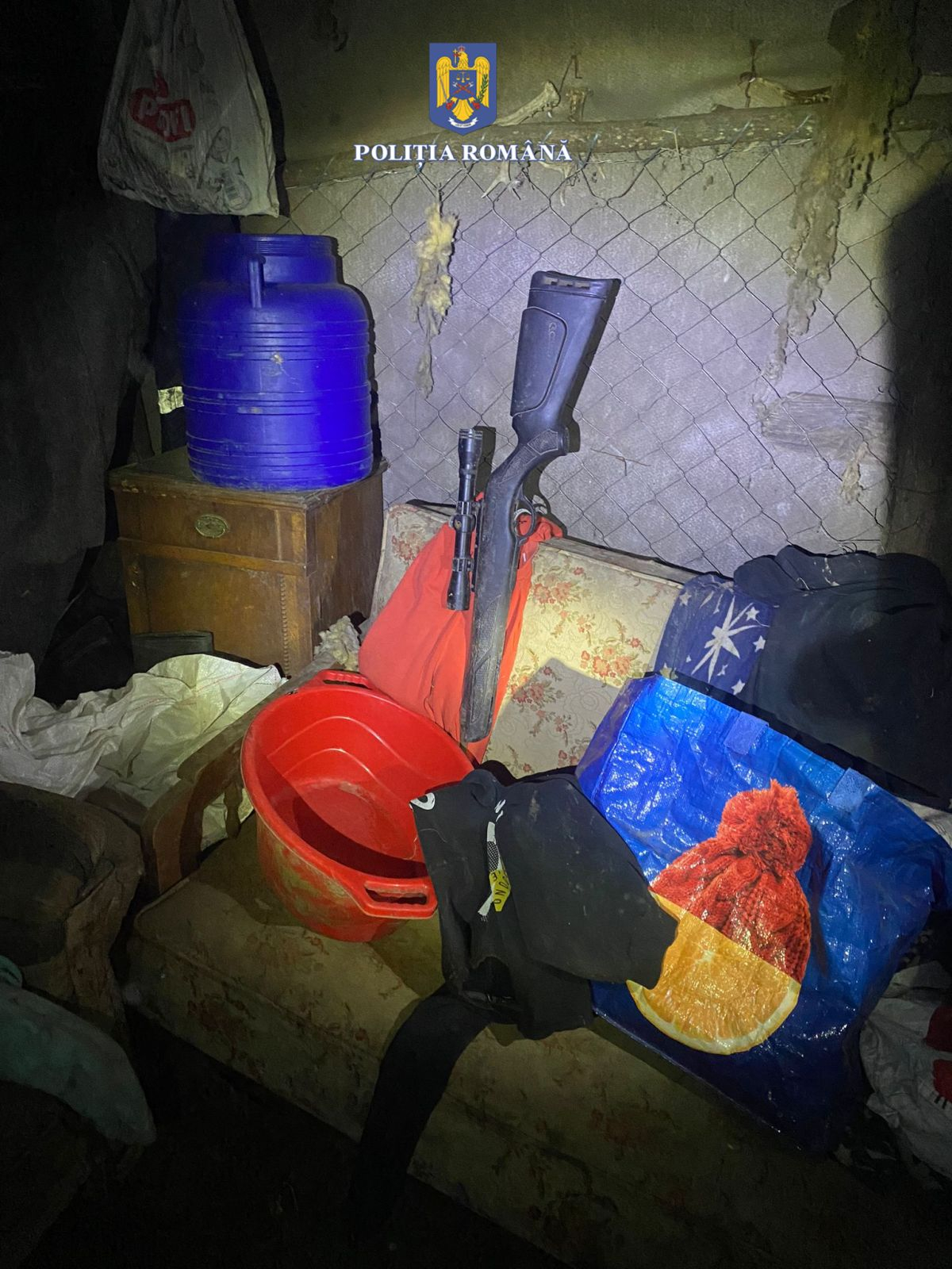 Cu ce se mai vânează în pădurile gălățene. Polițiștii au făcut percheziții și rețineri (VIDEO)