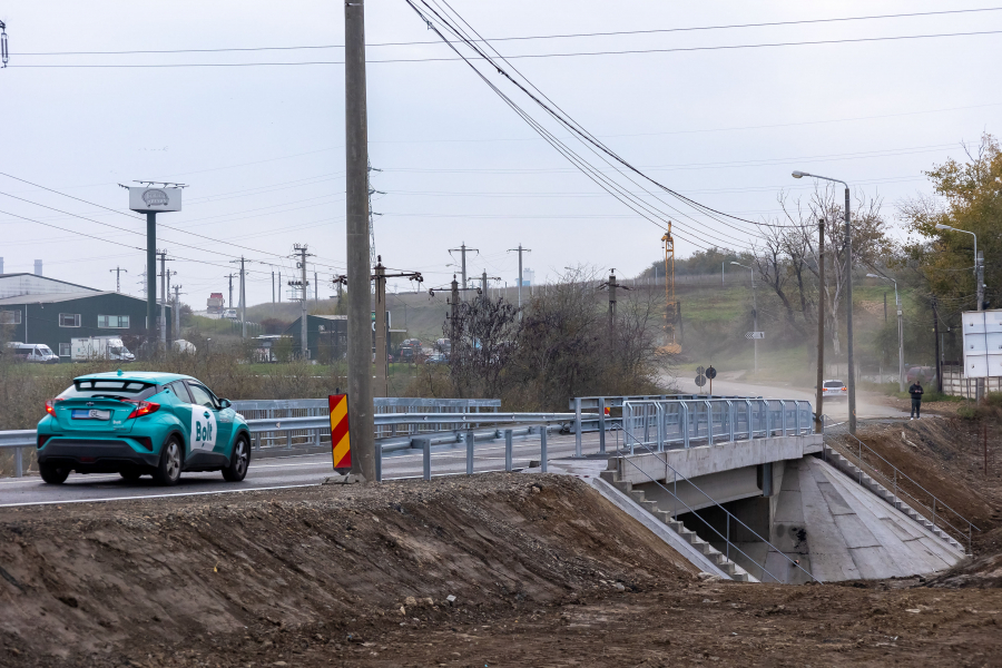 O femeie s-a aruncat de pe podul de la Fileşti