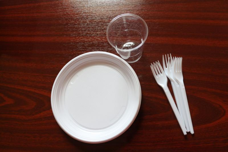 Dispar produsele din plastic de unică folosință