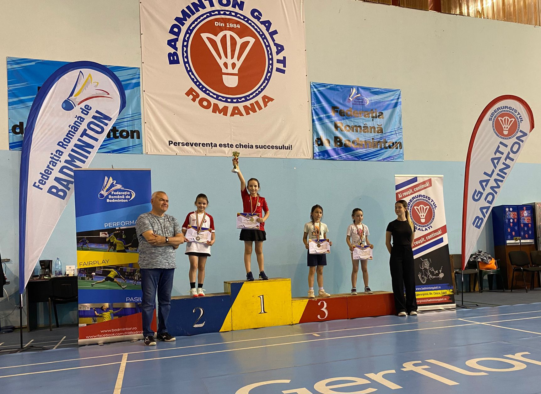 Clasări fruntașe ale gălăţenilor în „Cupa României” la badminton