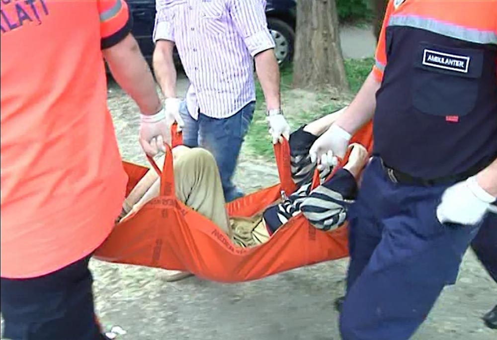 ÎNFIORĂTOR! Un bărbat a trăit două săptămâni alături de mama moartă (VIDEO)