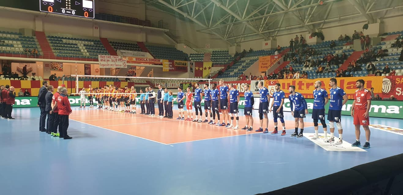 Înfrângere la Istanbul cu multe momente încurajatoare pentru retur