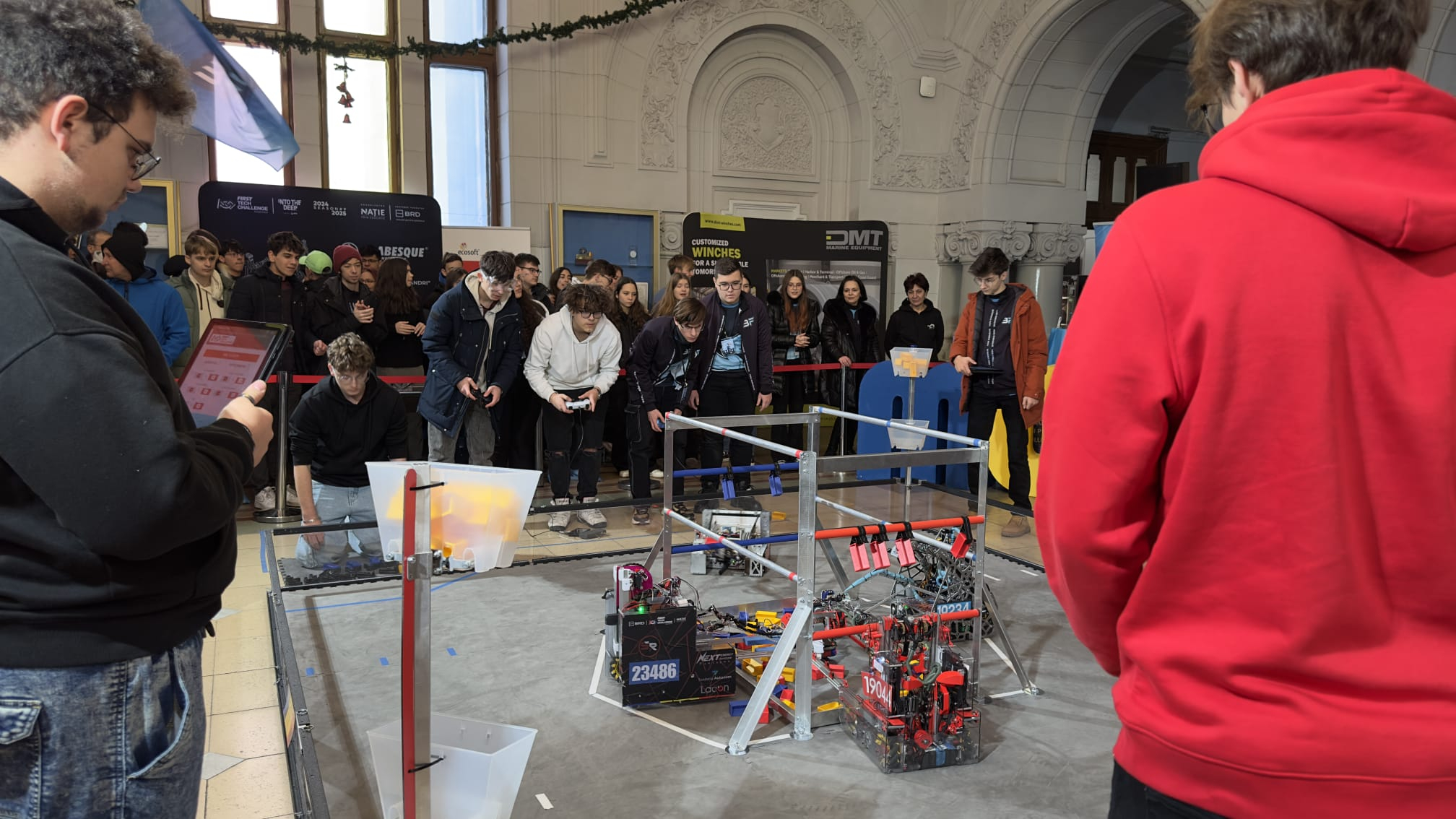 „Marea Unire a Roboticii” la Galaţi, câştigată de piteşteni şi ieşeni (foto)