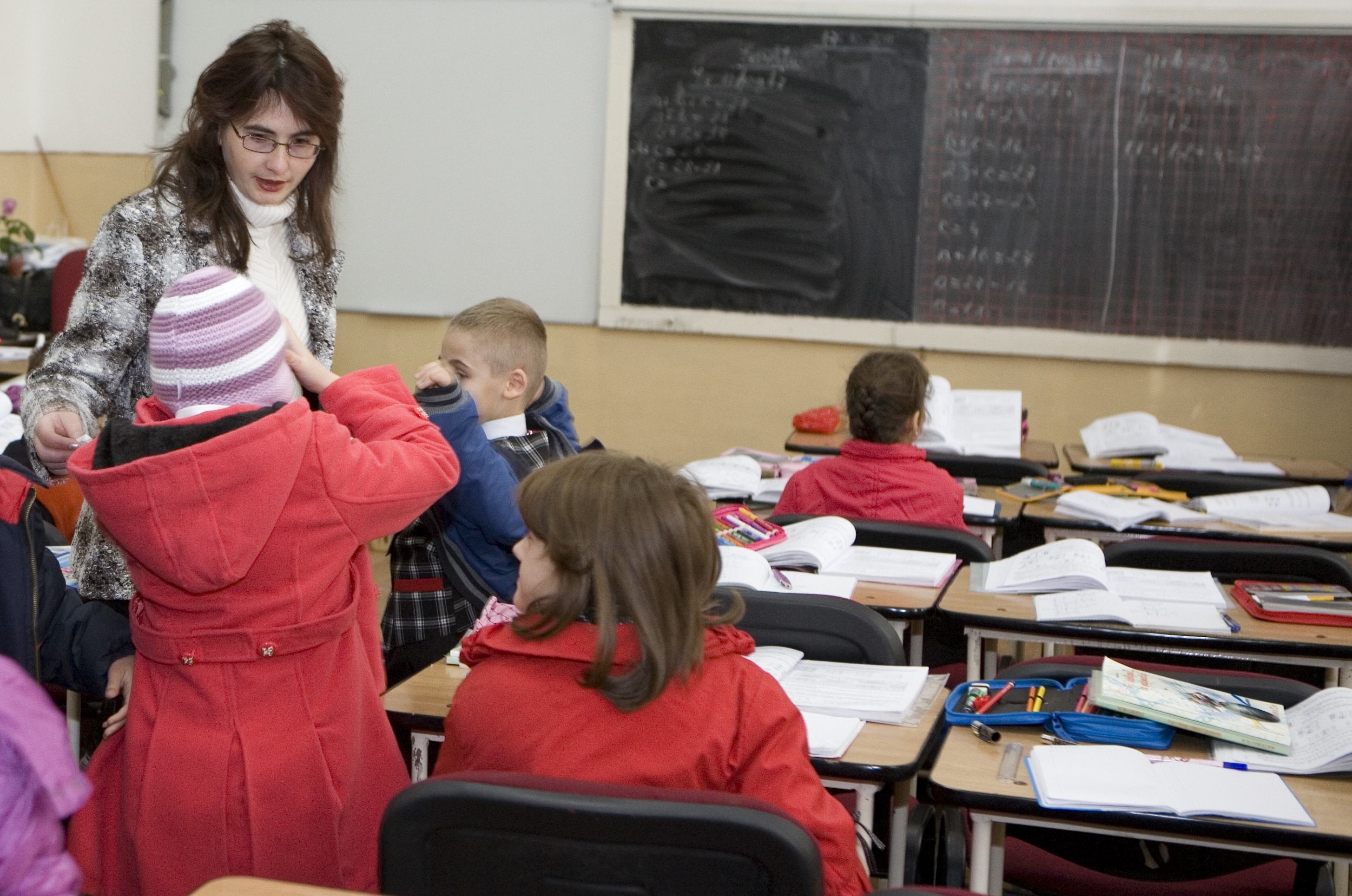 13 şcoli din Galaţi au cerut reducerea programului din cauza frigului