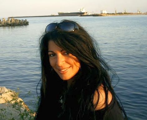 Lectură publică la Iaşi/ Angela Baciu - aniversare în versuri