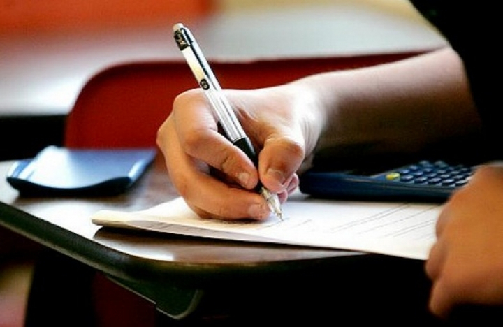 Ce se întâmplă cu elevii care nu iau 5 la Evaluarea Naţională. PROIECT. DEZBATERE PUBLICĂ