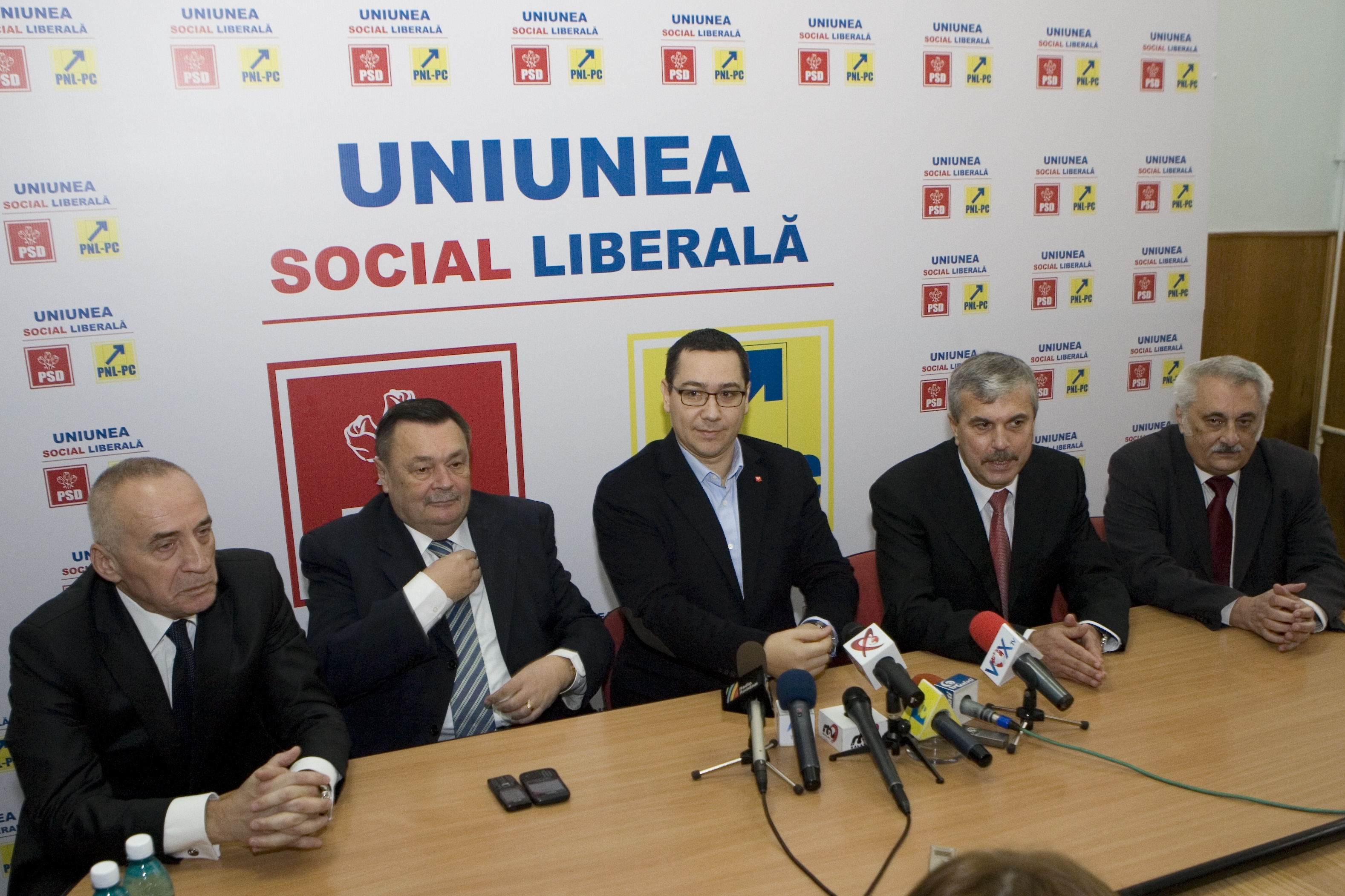 Victor Ponta a limpezit apele USL la Galaţi 