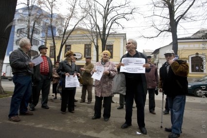 Oameni necăjiţi şi un protest la fel