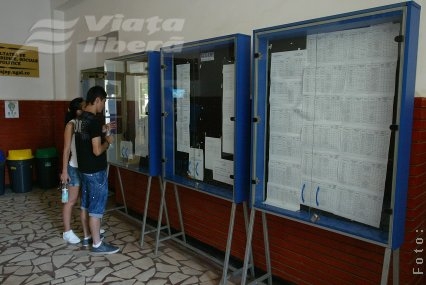 382 de  locuri la buget şi 948 cu taxă