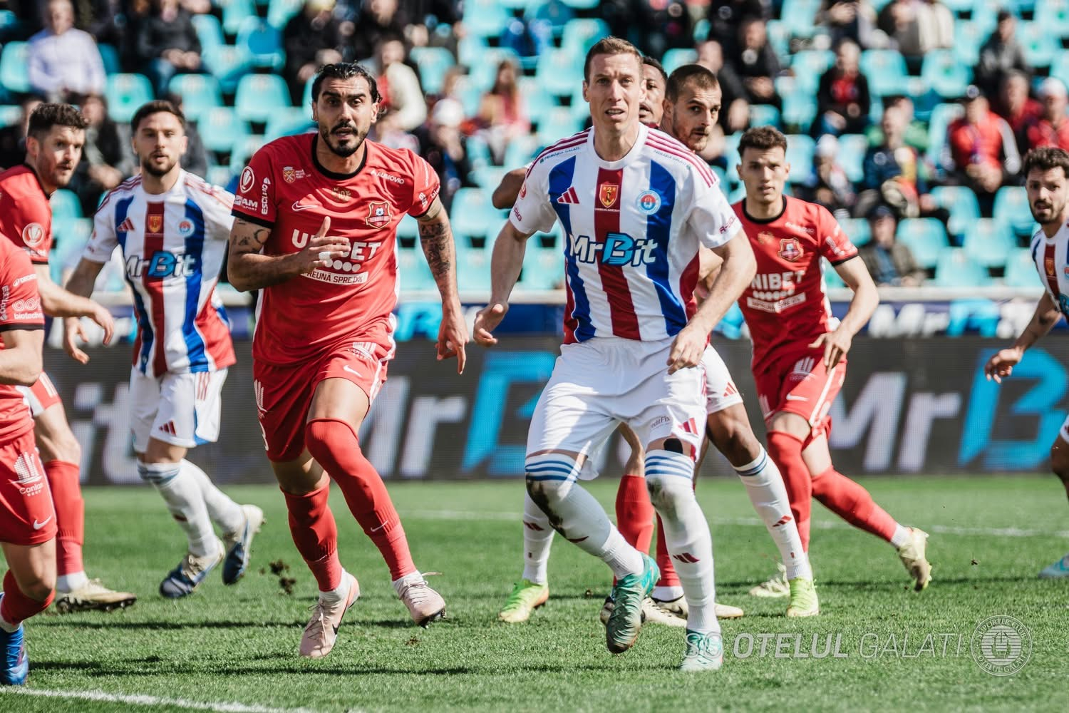 Oțelul revine la capacitate maximă, după multe suspendări și accidentări