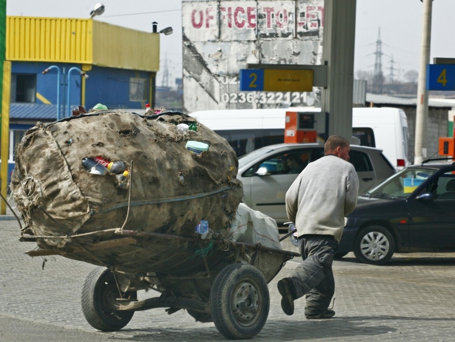 Proiectele reciclării gunoaielor din Galaţi, BLOCATE în Primărie. VEZI din ce cauză