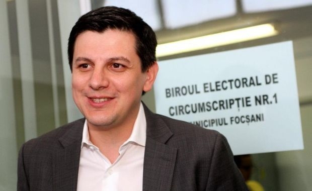 Deputat PDL reţinut după ce a fost prins luând mită