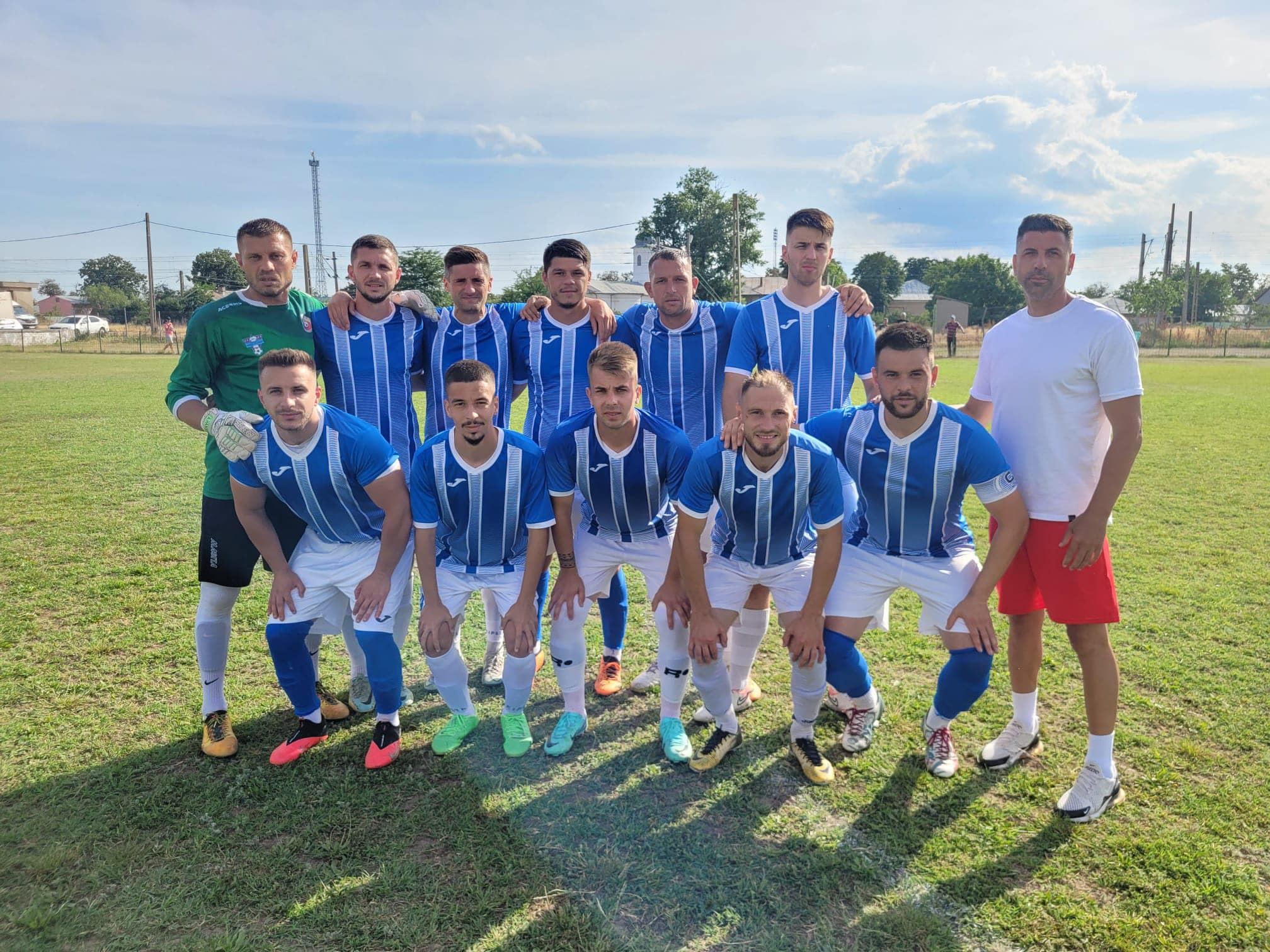 Weekend dominat de meciuri de fotbal