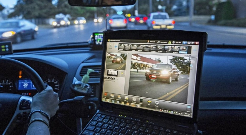 Autospecialele Poliției vor „citi” din mers hoții și mașinile cu probleme