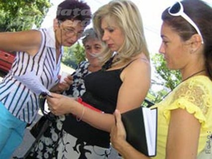 Azi, profesorii dau examen