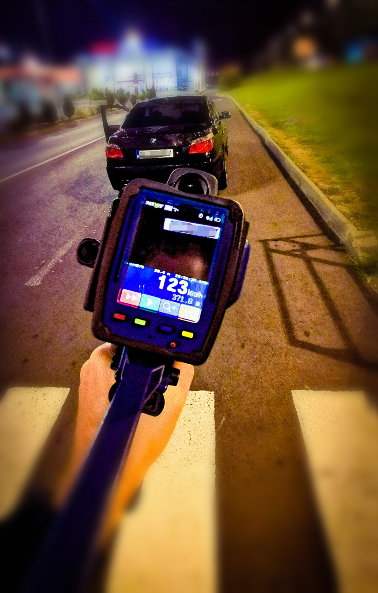 Dar noi când mai dormim liniștiți?