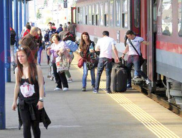 GRATUITATE şi pentru studenţii de peste 26 de ani