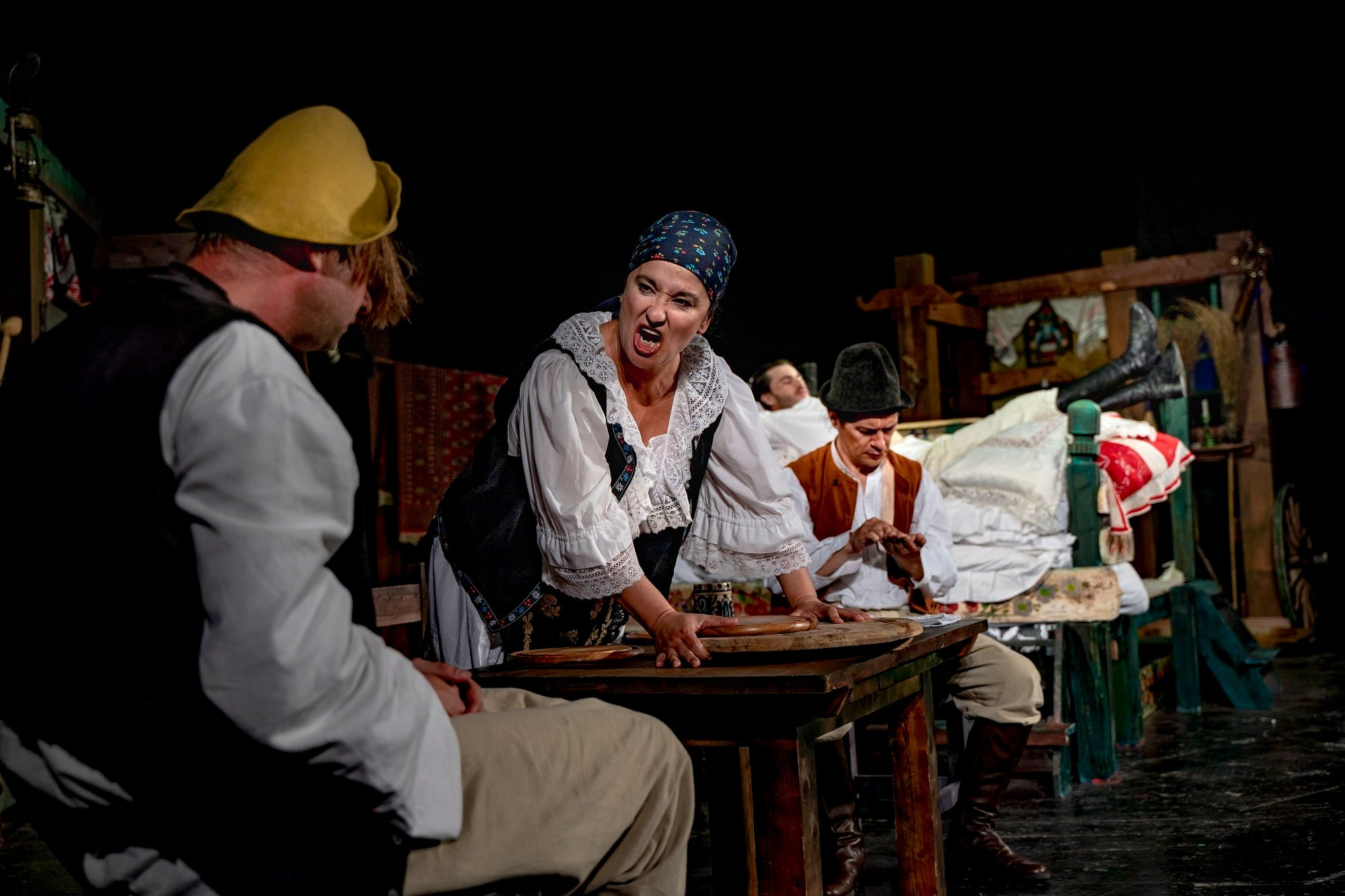 De Ziua Mondială a Sănătăţii, actorii Dramaticului au oferit terapie prin zâmbet