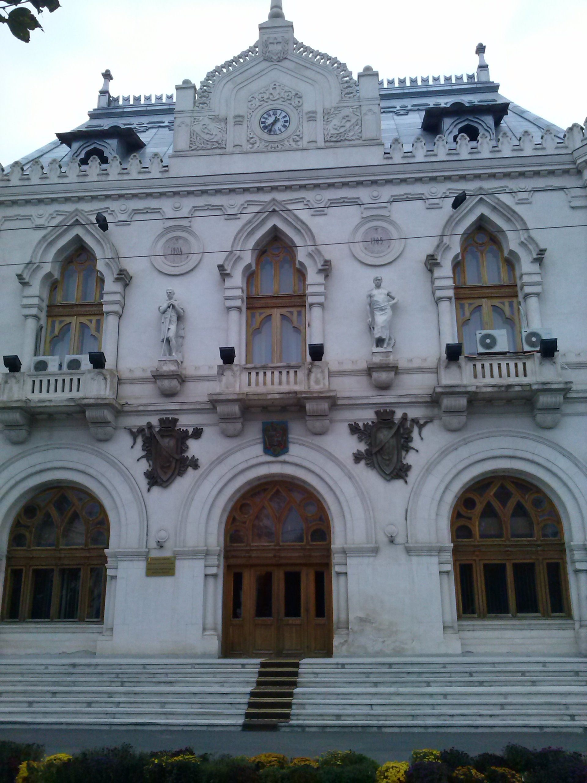 Campanie VL "Comori de patrimoniu": Prefectura, o clădire de cinci milioane de euro 