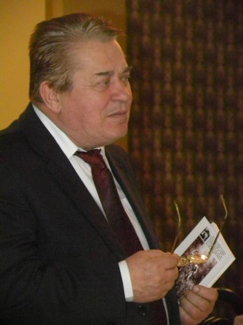 Filologie şi poezie la Salonul Bibliotecii „Urechia”/ Reîncepe stagiunea la „Axis Libri”