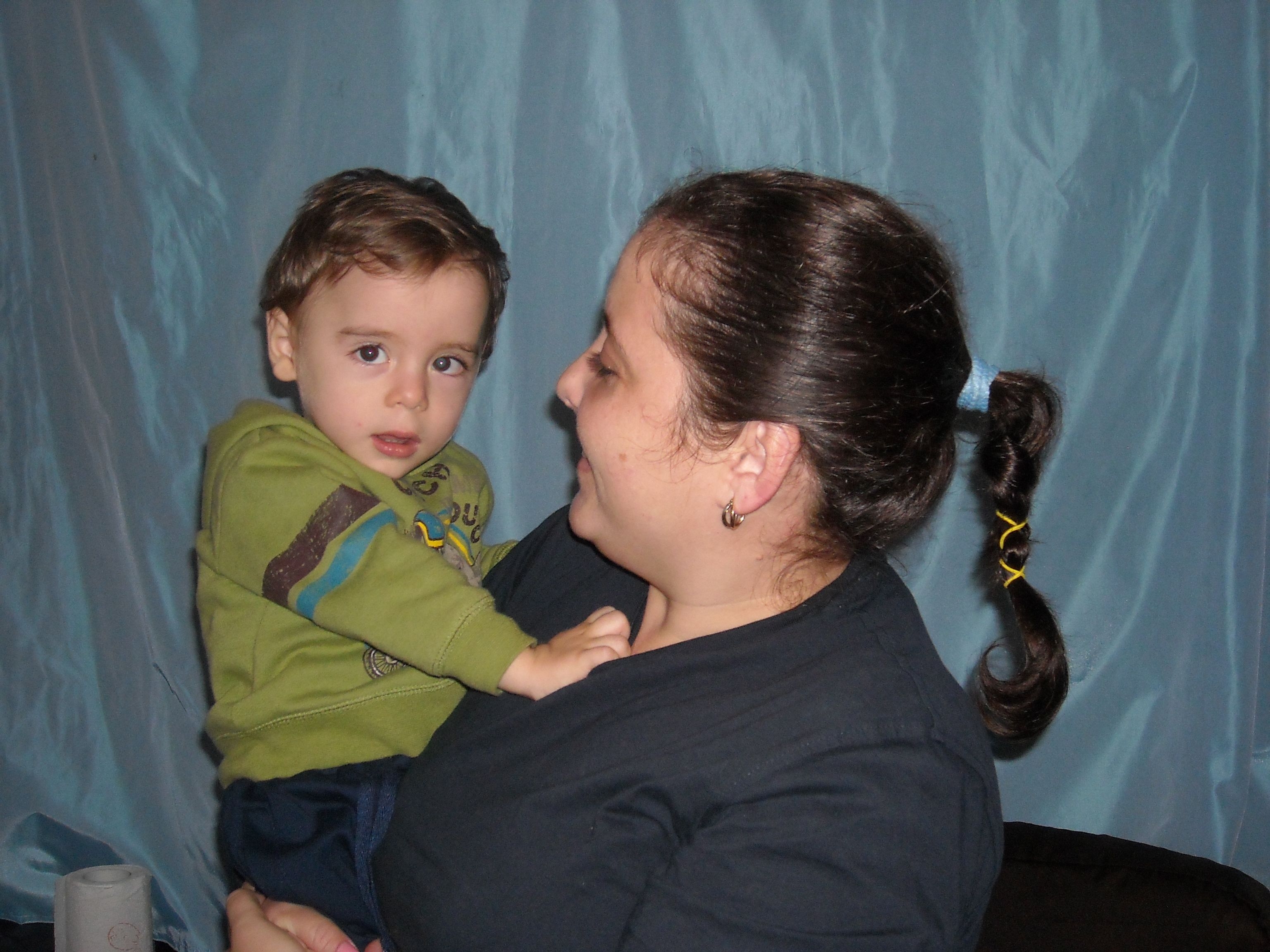 Haideţi să-l ajutăm: Micuţul Filip merită să meargă