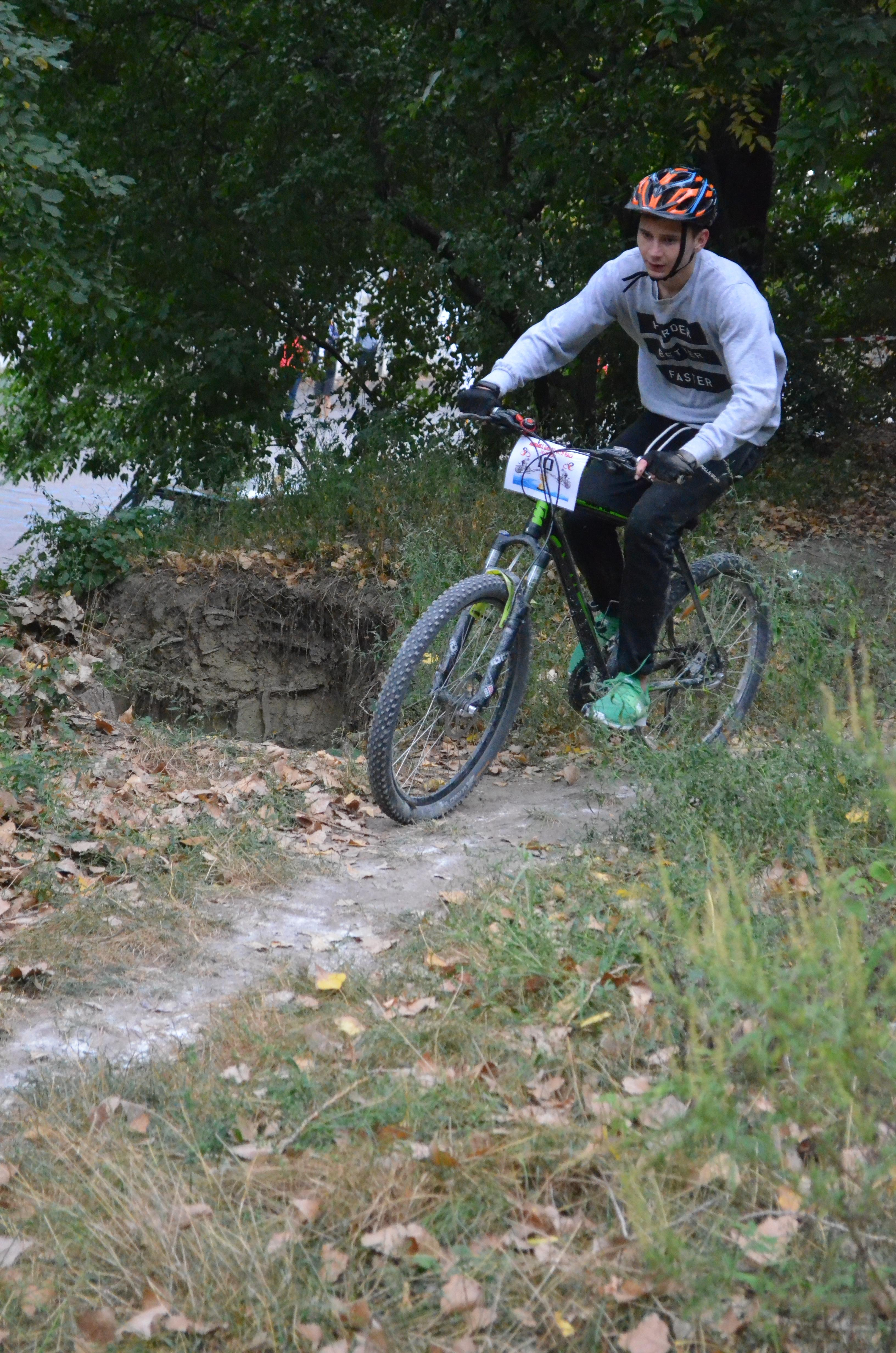 Ciclism montan în mijlocul oraşului