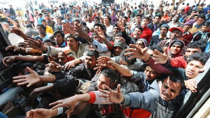 UPDATE/ CRIZA IMIGRANŢILOR - Klaus Iohannis respinge cotele obligatorii pentru refugiați