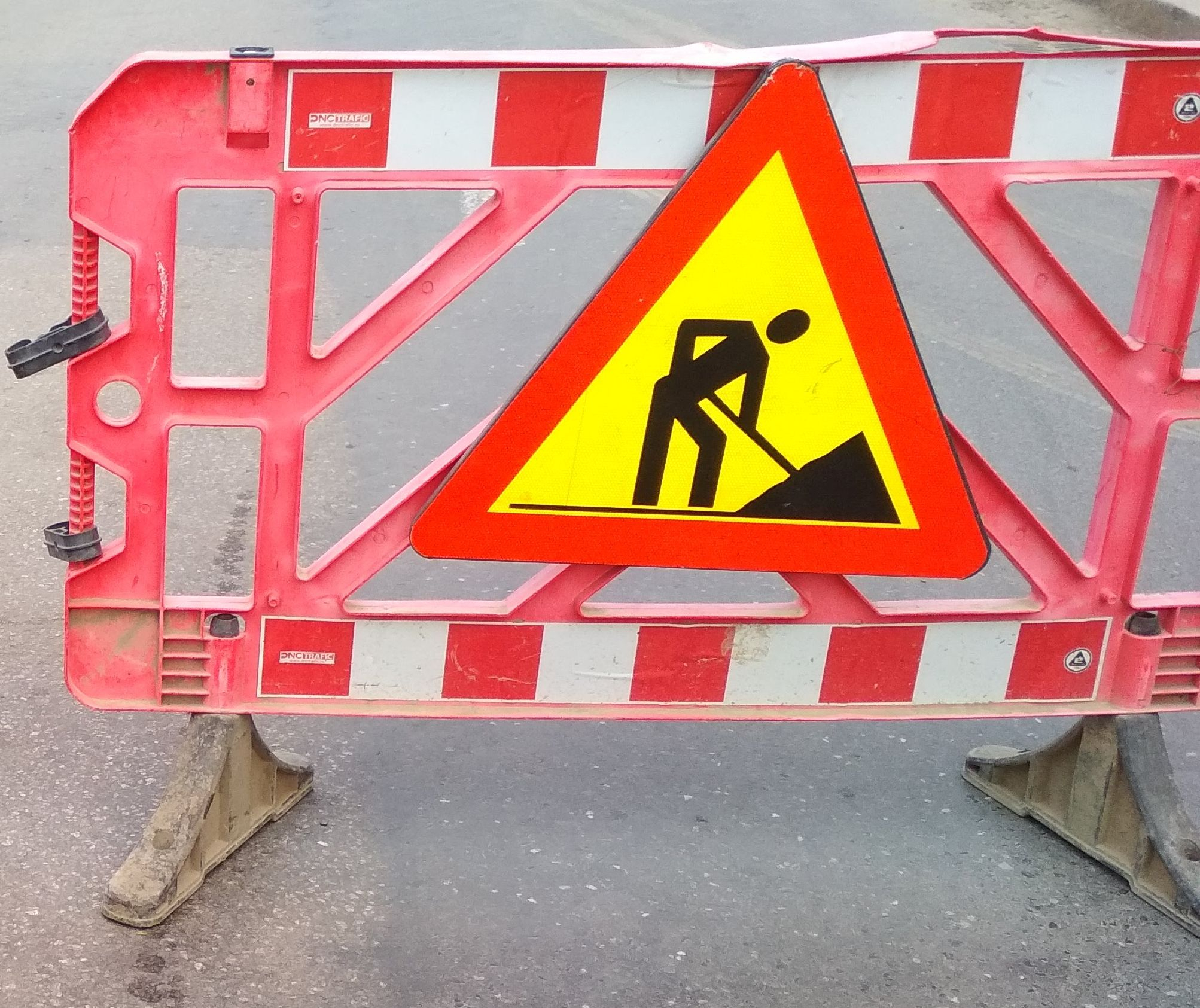 Intersecție închisă traficului rutier pentru zece ore