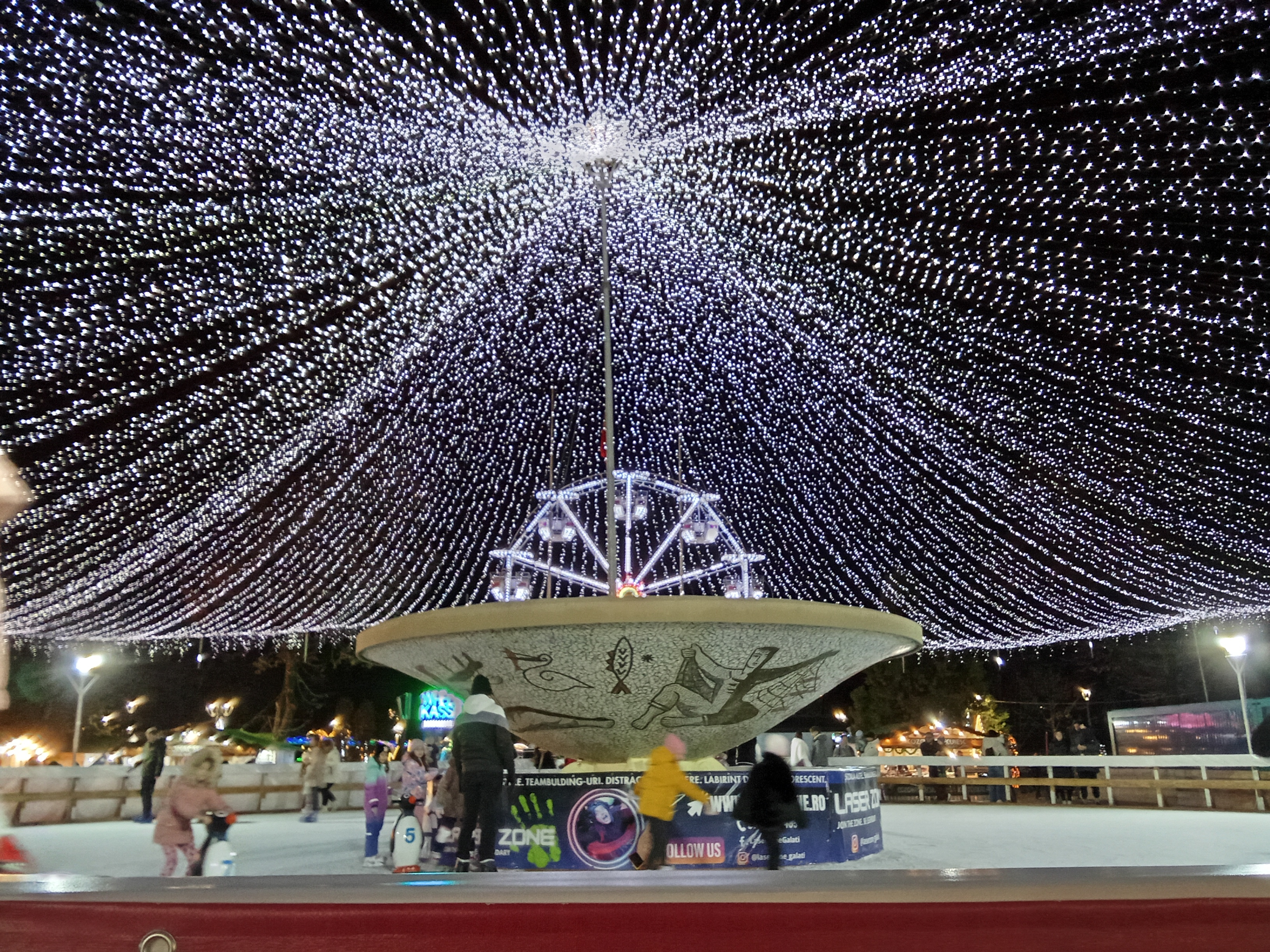 Oricâtă „feerie” ne dorim... tot bâlci ne iese