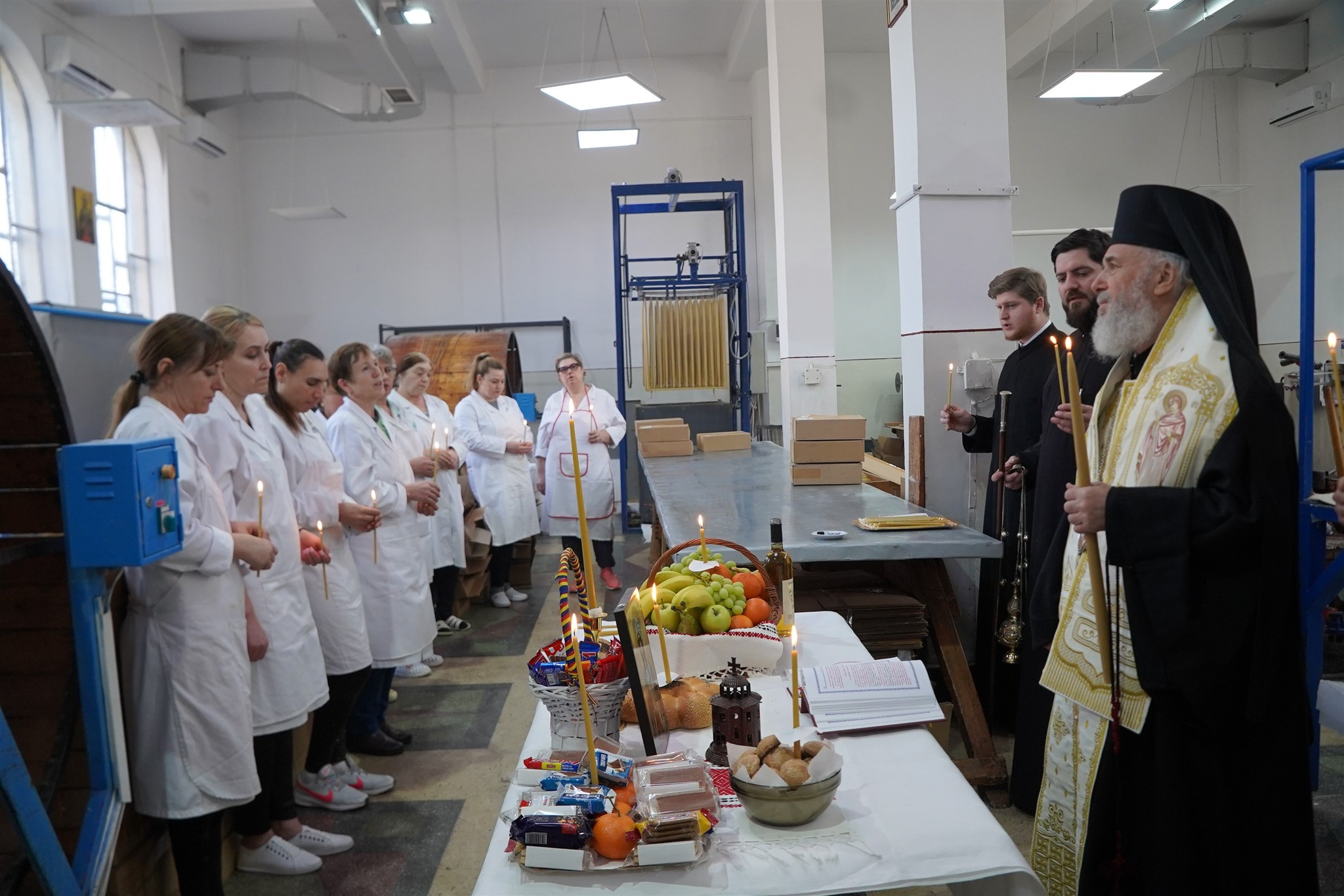 Sărbătoare la Centrul eparhial. Atelierul de lumânări "Sf. Fotini" și-a sărbătorit ocrotitoarea