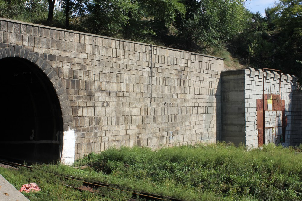 Când va fi refăcut tunelul CFR de la Fileşti