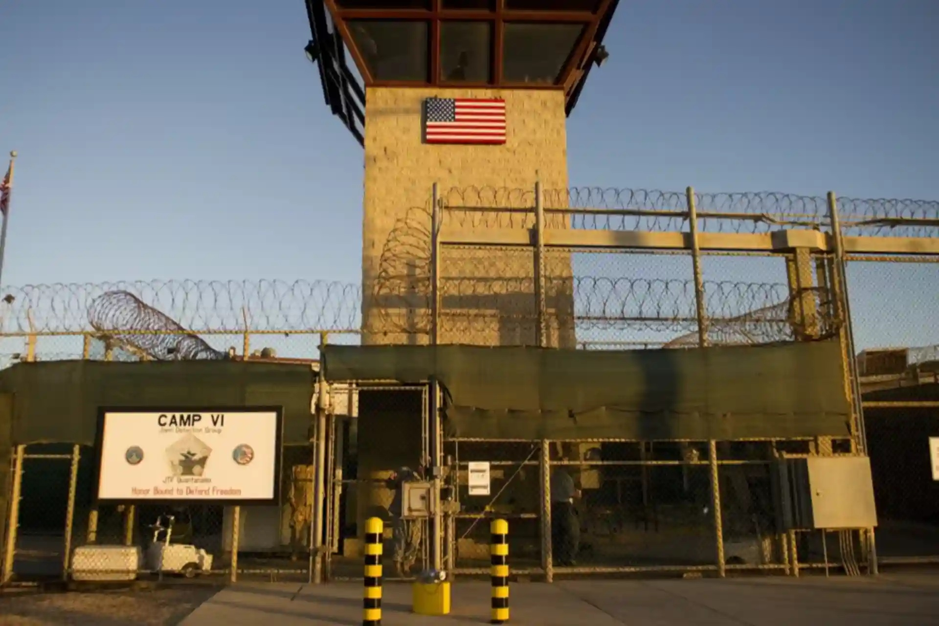 O sută de români ar putea ajunge deținuți la Guantanamo