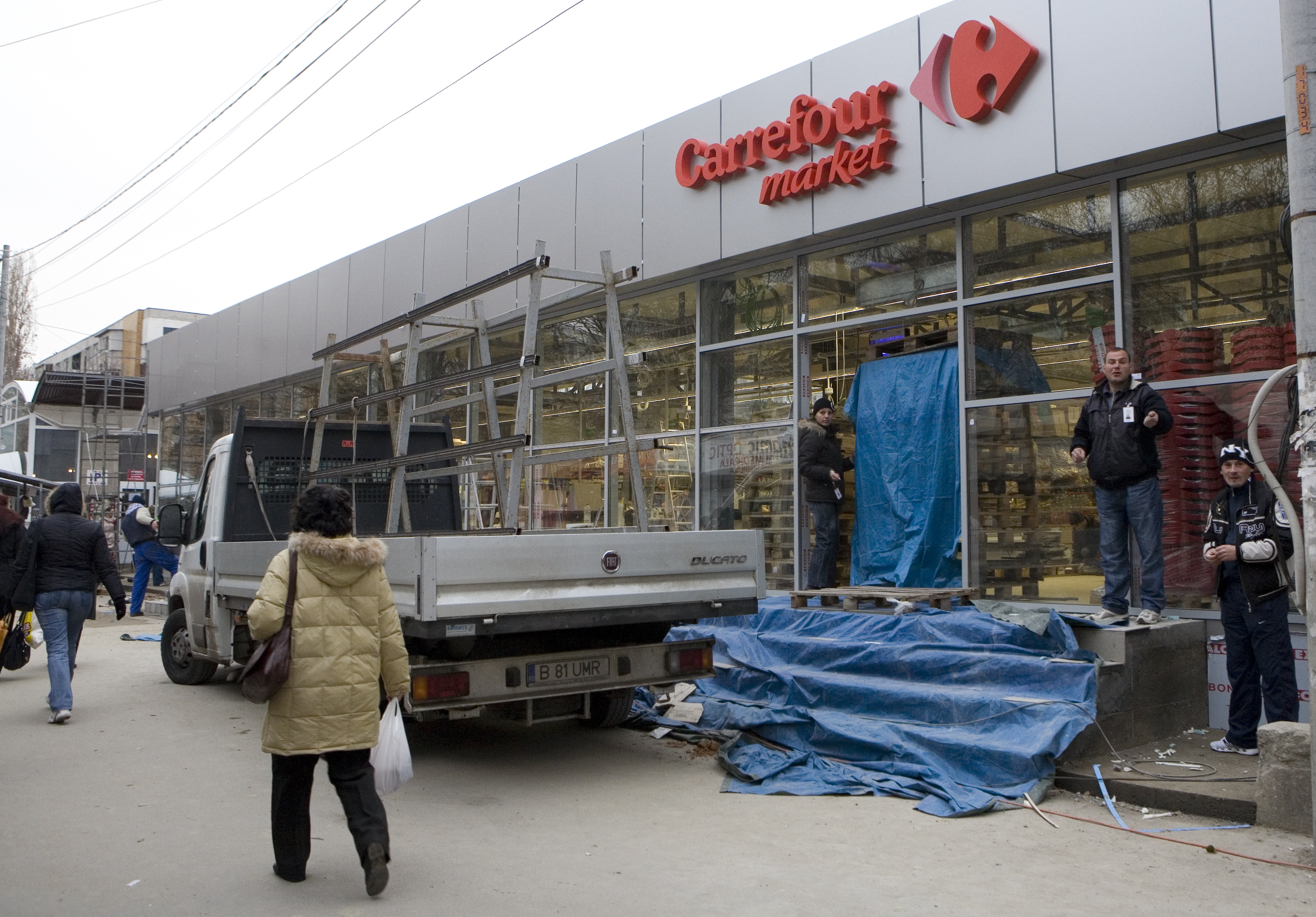În Piaţa din Micro 19 Supermaketul Carrefour, gata de deschidere 
