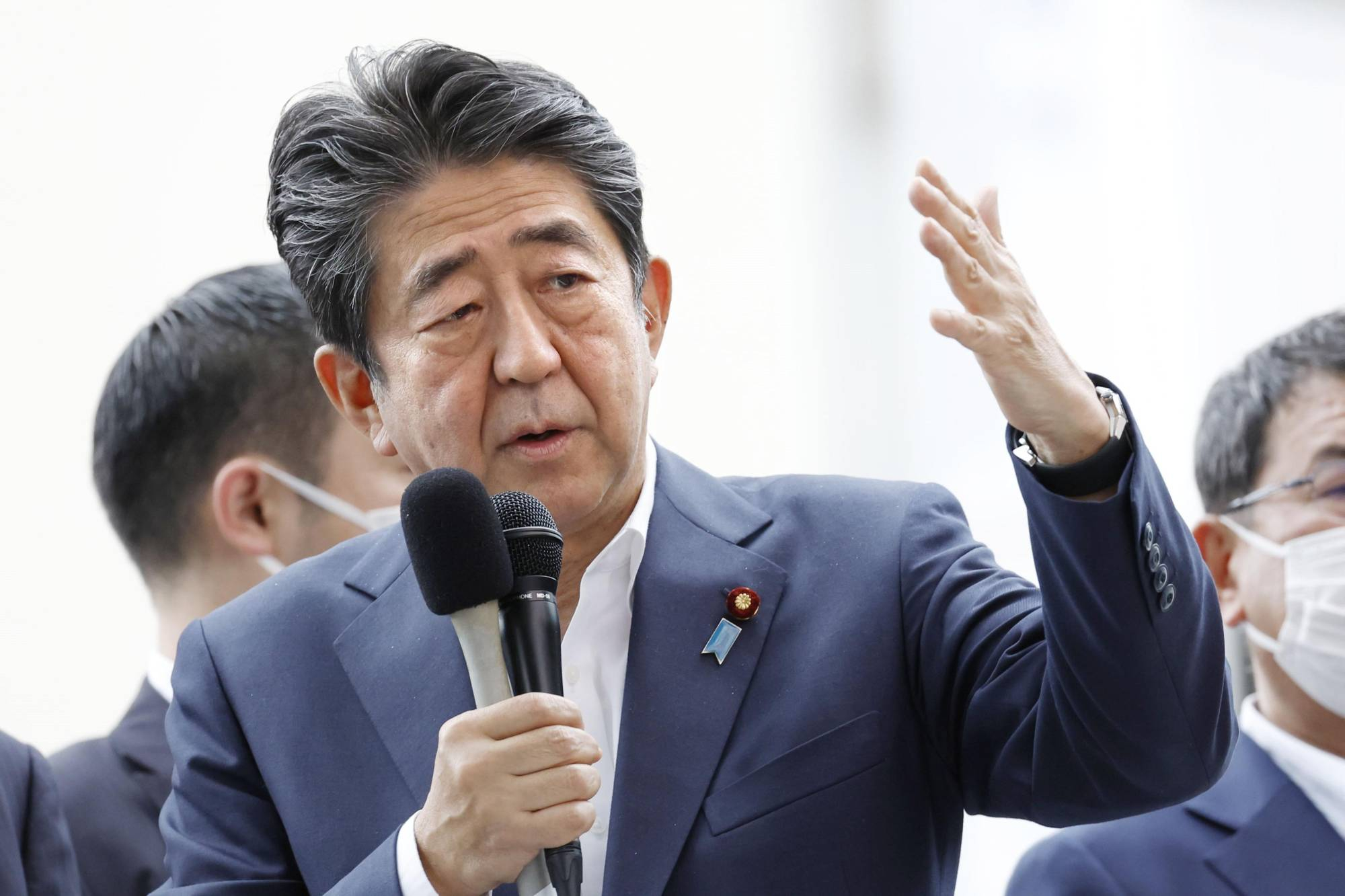 UPDATE. Fostul premier japonez Shinzo Abe, împuşcat la un eveniment electoral, a încetat din viaţă