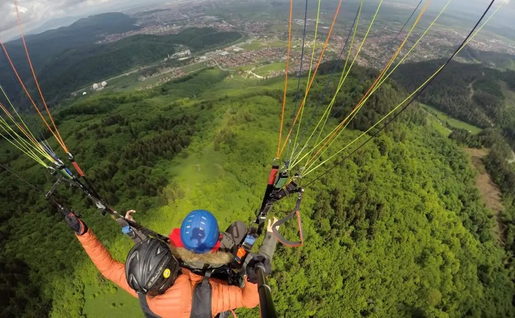Zbor mortal cu parapanta