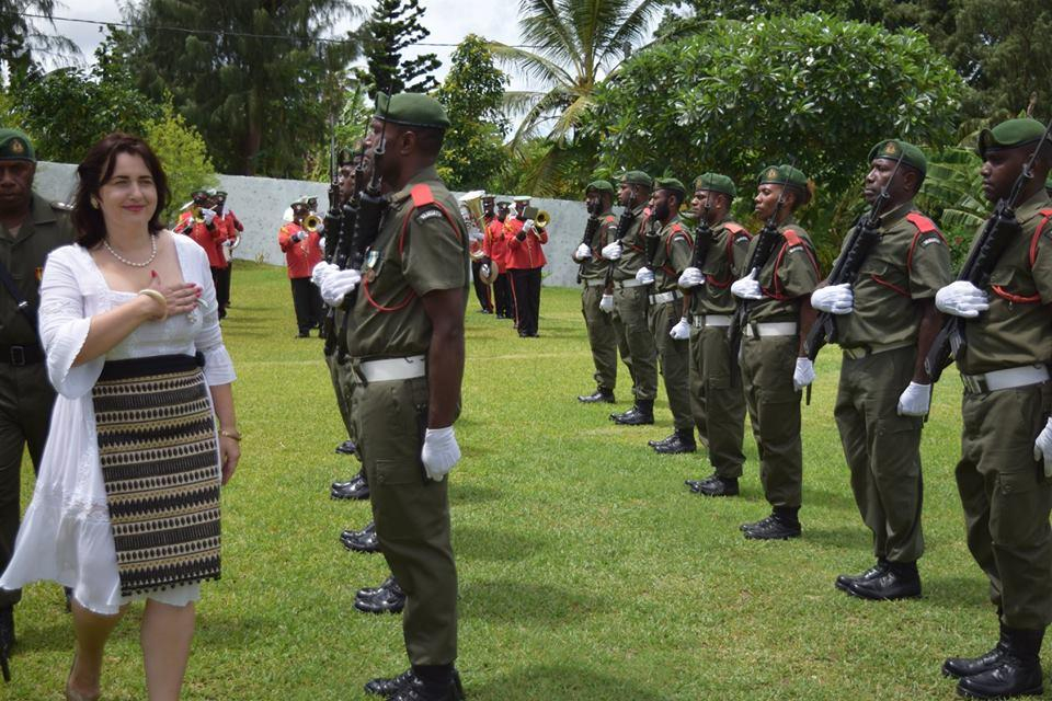 Carieră diplomatică începută din 1994. O gălăţeancă este primul ambasador al României în Republica Vanuatu (FOTO)
